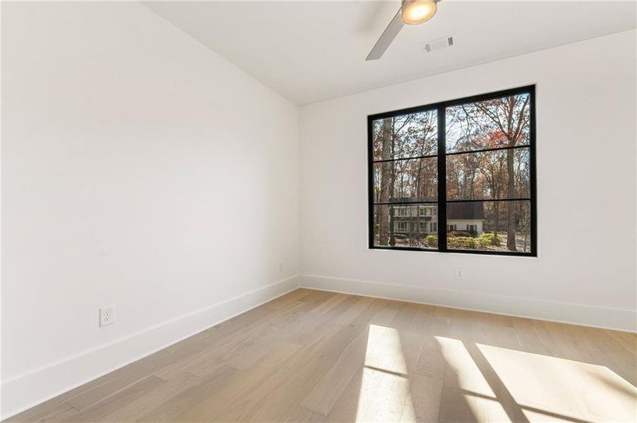 Spacious, unfurnished interior of a new home in , Alpharetta (Image 58).