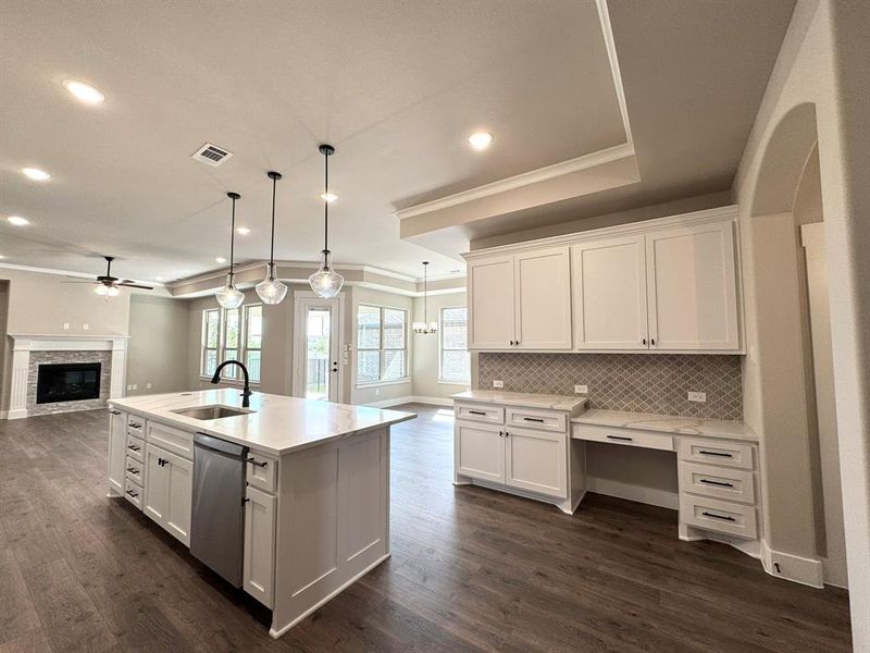 Furnished interior view inside a new home in Ladera Tavolo Park, Fort Worth (Image 9). Furnished interior view inside a new home in Ladera Tavolo Park, Fort Worth (Image 9).