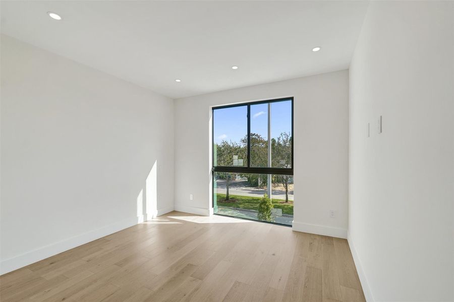 Spacious, unfurnished interior of a new home in , Fort Lauderdale (Image 28). Spacious, unfurnished interior of a new home in , Fort Lauderdale (Image 28).