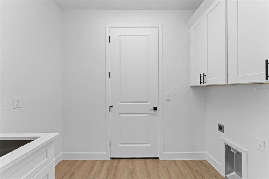 Spacious, unfurnished interior of a new home in , North Port (Image 27). Spacious, unfurnished interior of a new home in , North Port (Image 27).