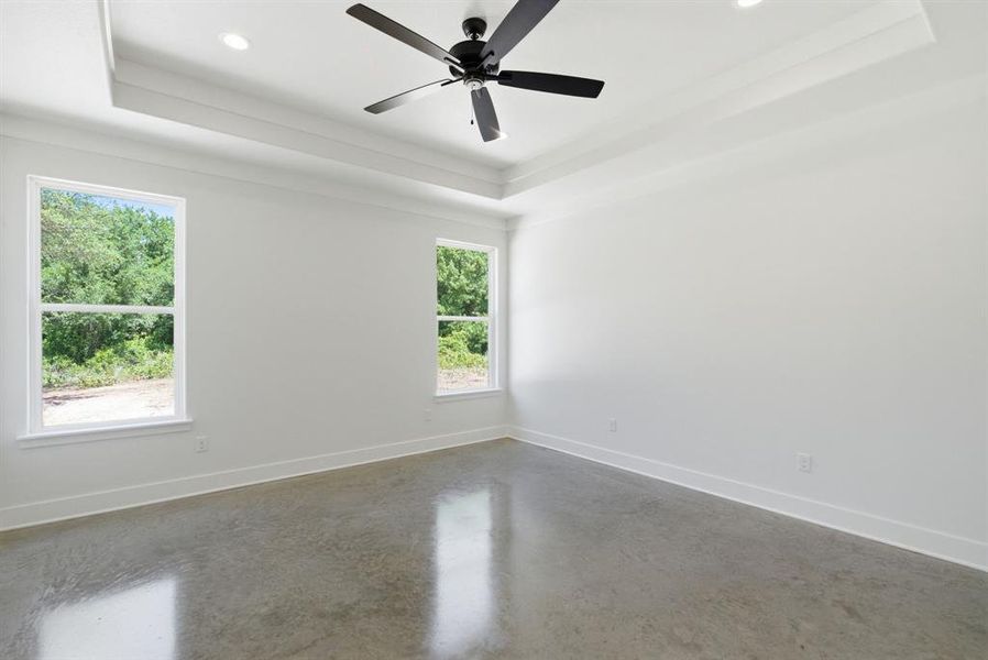 Spacious, unfurnished interior of a new home in , Weatherford (Image 24).