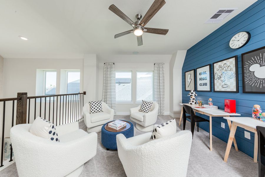 Representative furnished interior of a home built from the Alder by Beazer Homes in Bridgeland, Cypress (Image 9).