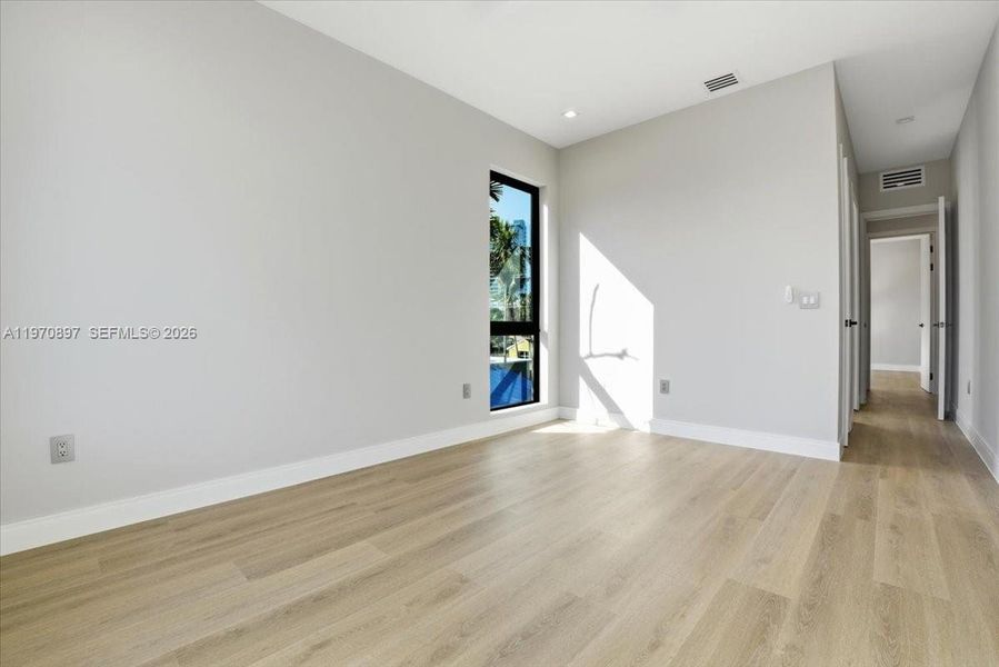 Spacious, unfurnished interior of a new home in , Hollywood (Image 20). Spacious, unfurnished interior of a new home in , Hollywood (Image 20).