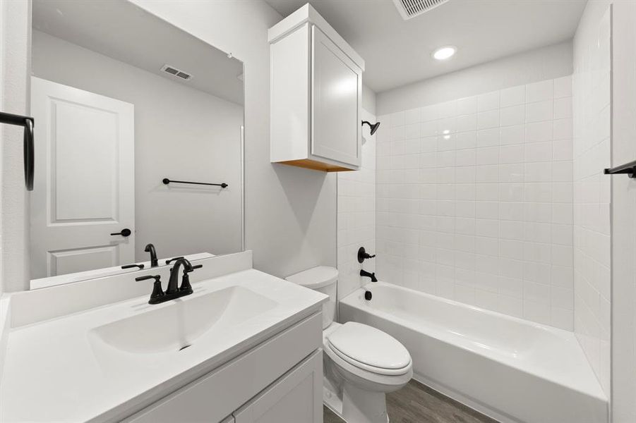 24. 705 Valley Pines - 3RD Bath 24. 705 Valley Pines - 3RD Bath