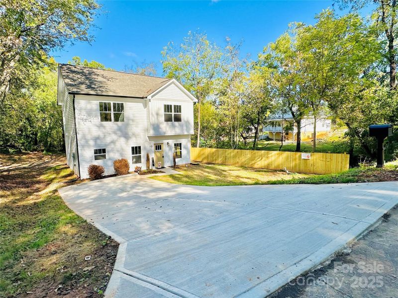 Image 37 of a home in .