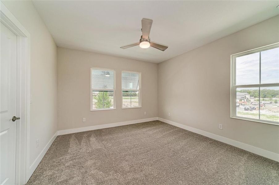 Spacious, unfurnished interior of a new home in Barrington Preserve, Parrish (Image 55).