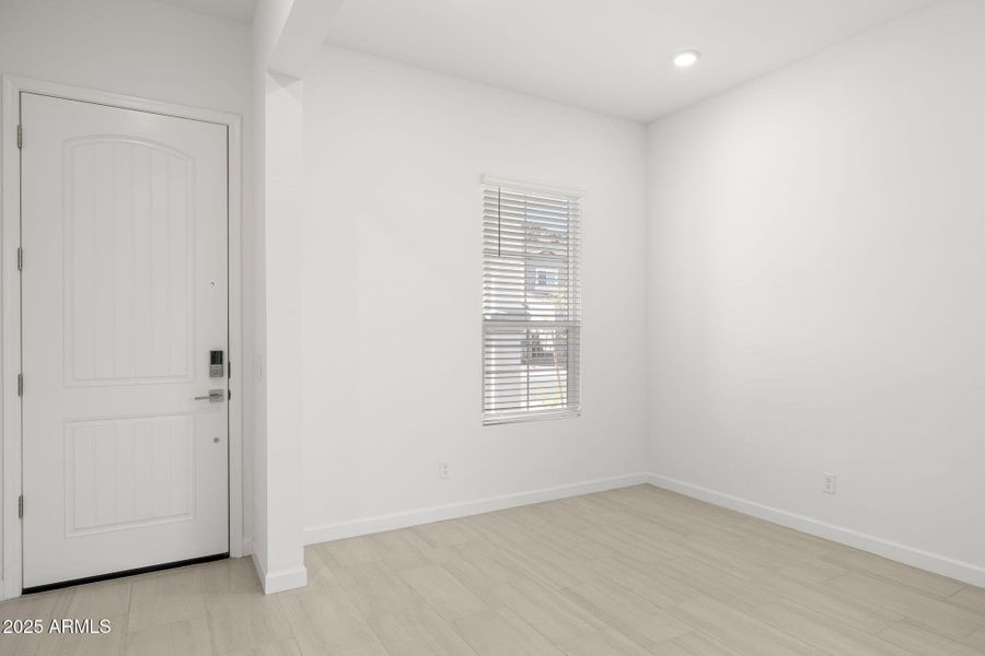 9-web-or-mls-1746-e-questa-dr