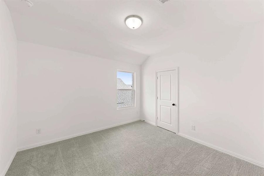 Spacious, unfurnished interior of a new home in Creekview Fossil Ridge, Pilot Point (Image 15).