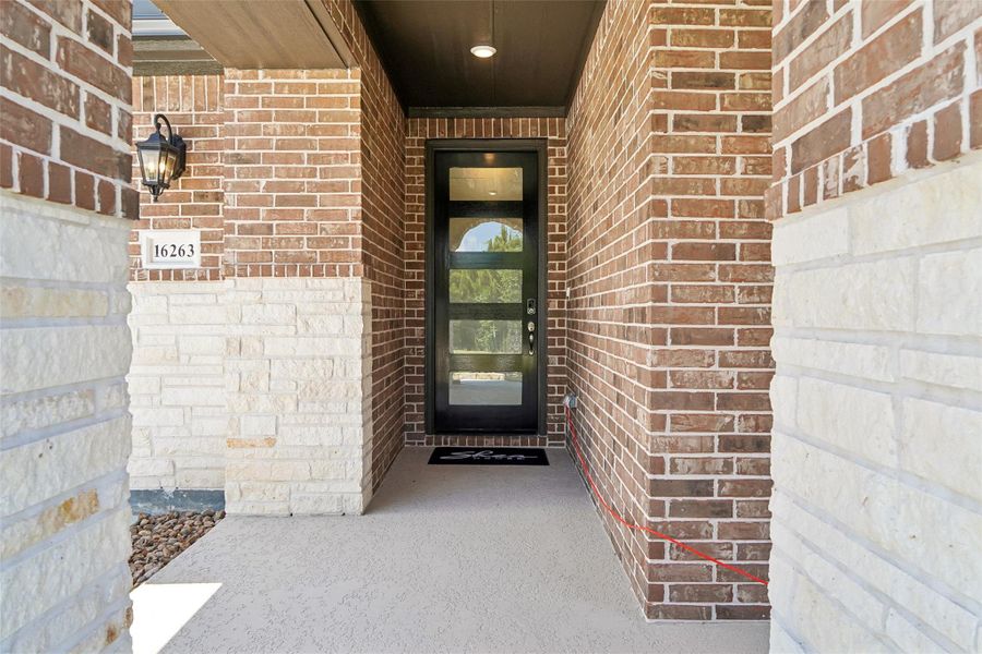 Exterior details and patio area of a home in Evergreen 55', Conroe (Image 24). Exterior details and patio area of a home in Evergreen 55', Conroe (Image 24).