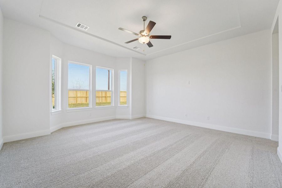 Spacious, unfurnished interior of a new home in Meridiana 70', Manvel (Image 24).