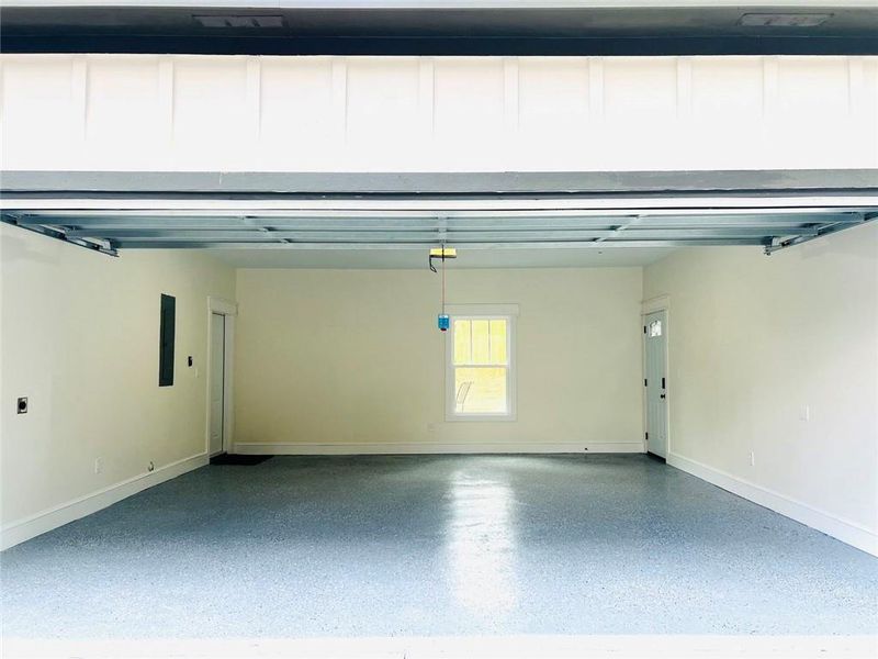 Spacious, unfurnished interior of a new home in , Atlanta (Image 44).