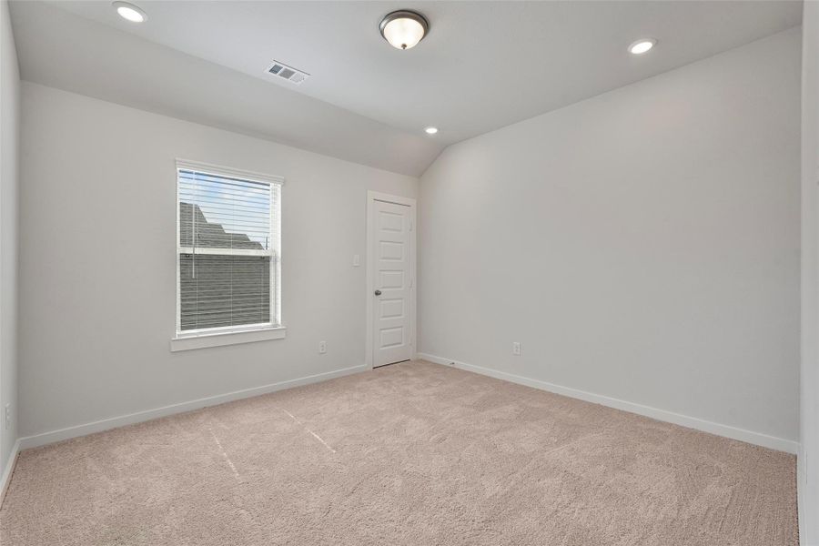 Spacious, unfurnished interior of a new home in Glendale Lakes, Arcola (Image 27).