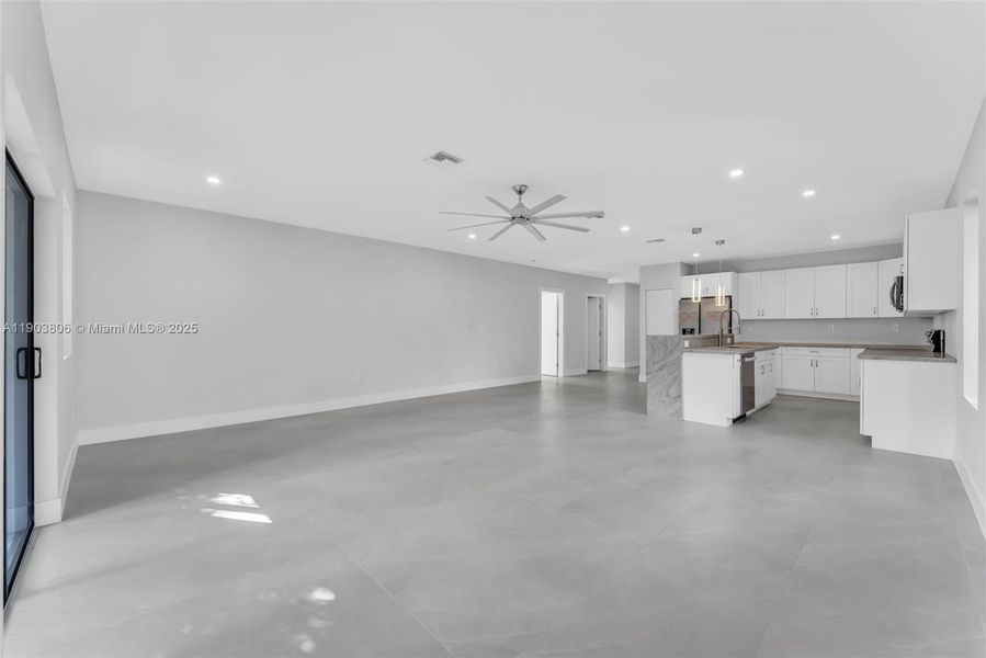 Spacious, unfurnished interior of a new home in , Dania Beach (Image 17). Spacious, unfurnished interior of a new home in , Dania Beach (Image 17).