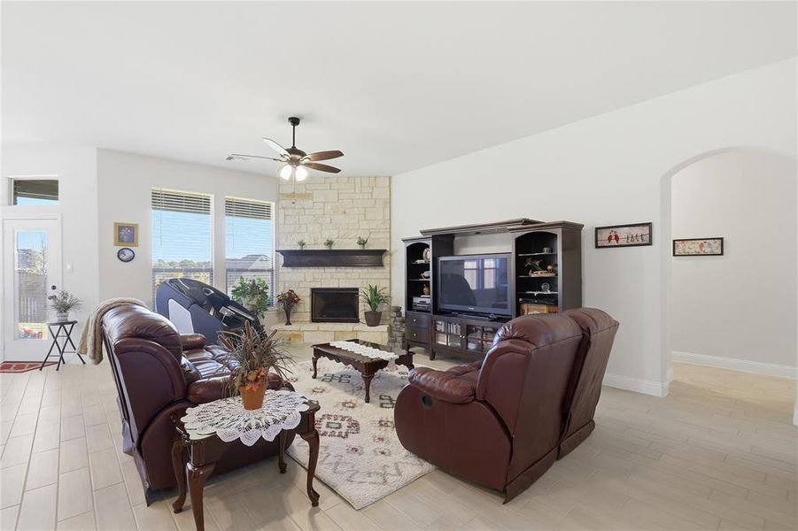 Furnished interior view inside a new home in Oak Hills, Burleson (Image 26).