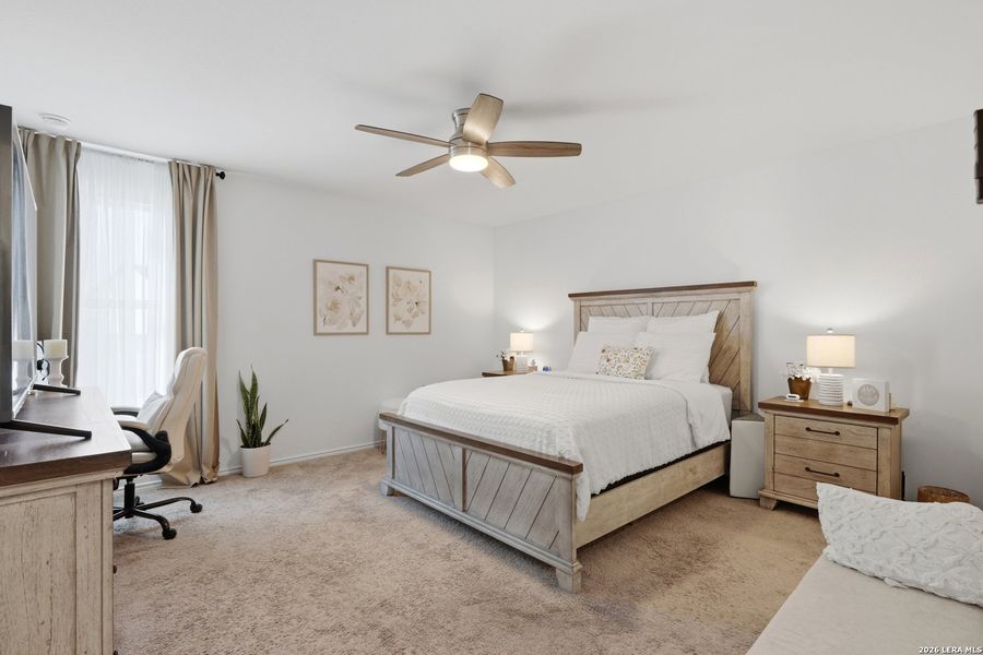 Furnished interior view inside a new home in Mission del Lago, San Antonio (Image 10). Furnished interior view inside a new home in Mission del Lago, San Antonio (Image 10).