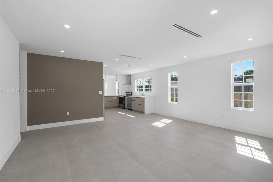Spacious, unfurnished interior of a new home in , West Palm Beach (Image 19). Spacious, unfurnished interior of a new home in , West Palm Beach (Image 19).