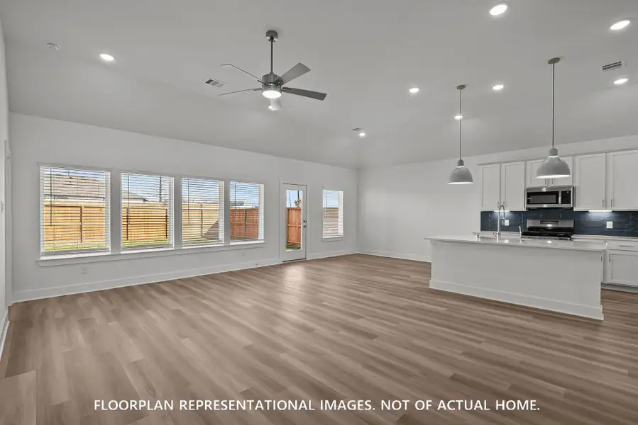 Spacious, unfurnished interior of a new home in Sorella, Tomball (Image 20).