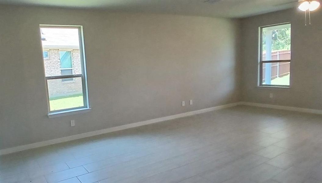 Spacious, unfurnished interior of a new home in The Canyons, Keene (Image 11).