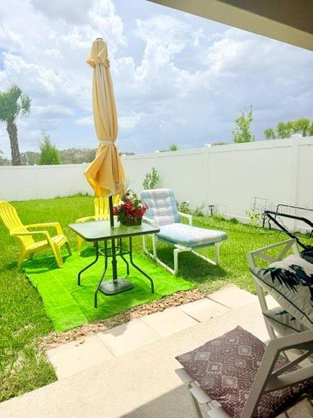 Exterior details and patio area of a home in , Winter Haven (Image 4).