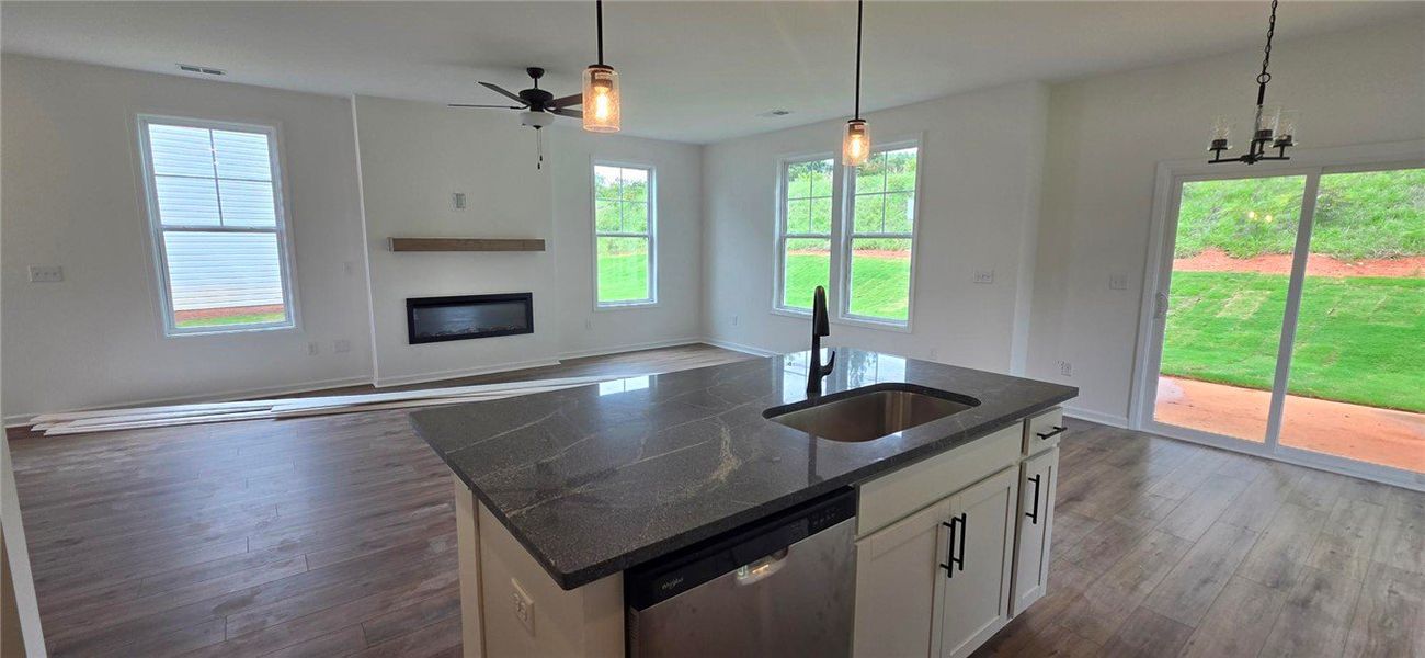 Image 18 of a home in Brownstone Park.