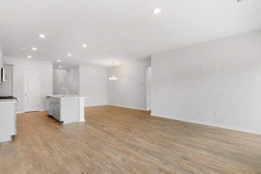 Spacious, unfurnished interior of a new home in Heron's Walk at Summers Corner, Summerville (Image 4).