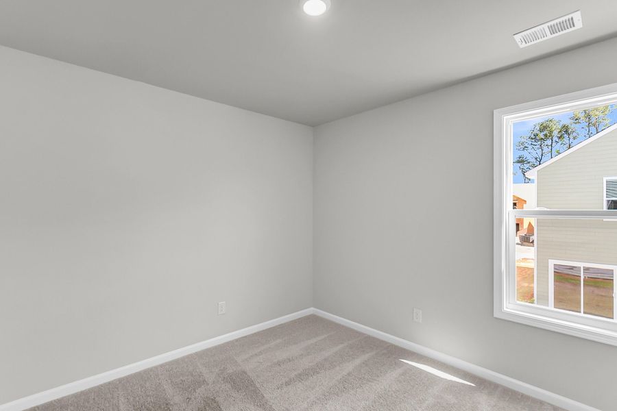 Spacious, unfurnished interior of a new home in Central Creek, Goose Creek (Image 21).