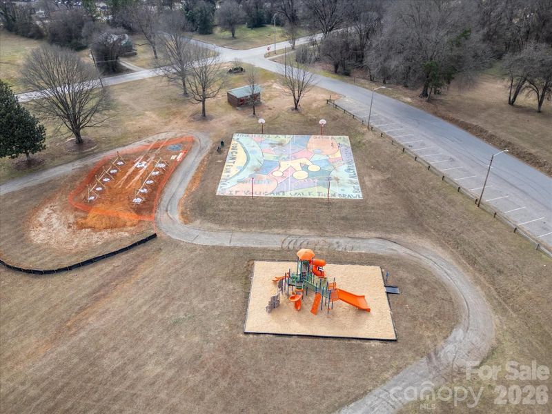 Community amenities in , Statesville (Image 28). Community amenities in , Statesville (Image 28).