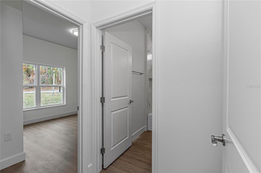 Spacious, unfurnished interior of a new home in , Citrus Springs (Image 19).