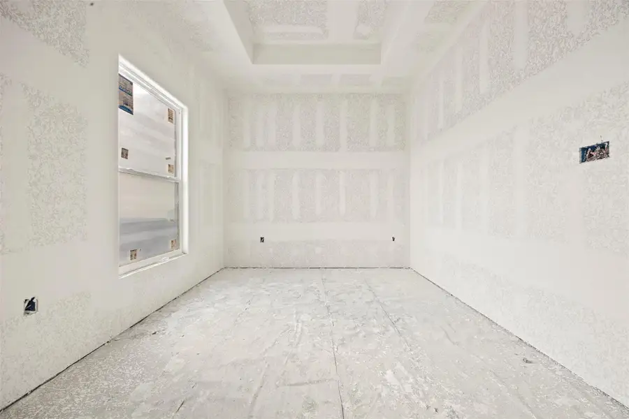 Spacious, unfurnished interior of a new home in , Salado (Image 4).