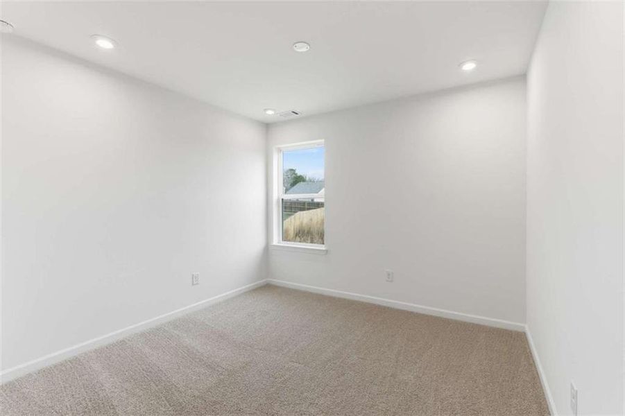 Spacious, unfurnished interior of a new home in The Reserve at Chapel Hill Phase II, Douglasville (Image 15).