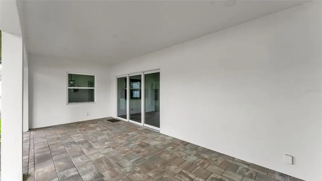 Exterior details and patio area of a home in , Lakeland (Image 29).
