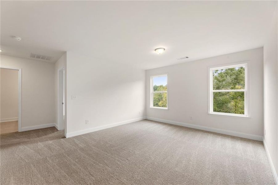 Spacious, unfurnished interior of a new home in Clark Farms, Flowery Branch (Image 24).