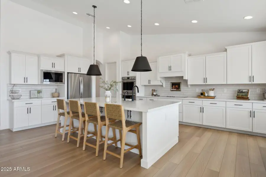 15-web-or-mls-13637-e-eclipse-dr