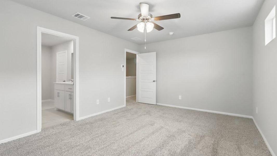 Spacious, unfurnished interior of a new home in Orchard Village, Fort Worth (Image 27). Spacious, unfurnished interior of a new home in Orchard Village, Fort Worth (Image 27).