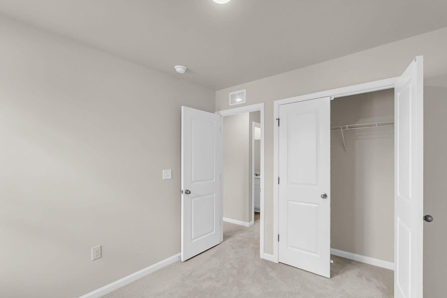 Spacious, unfurnished interior of a new home in , Summerville (Image 28).
