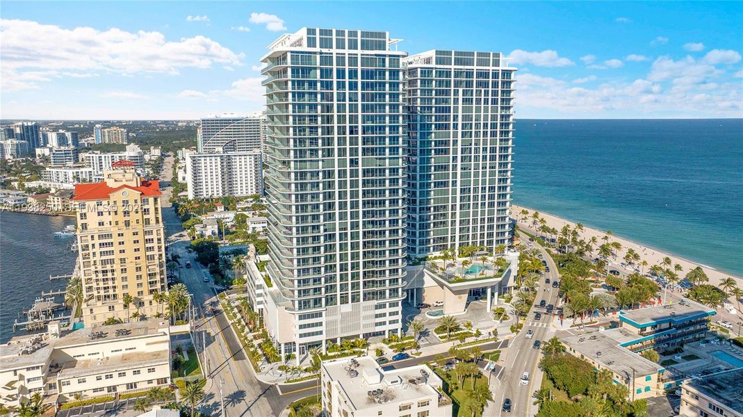 Condo located in Fort Lauderdale, FL showcasing its design and architecture (Image 29).