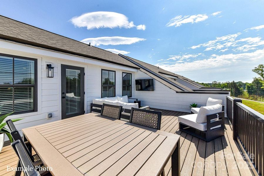 Exterior details of a home in Endhaven Terraces, Charlotte (Image 14).