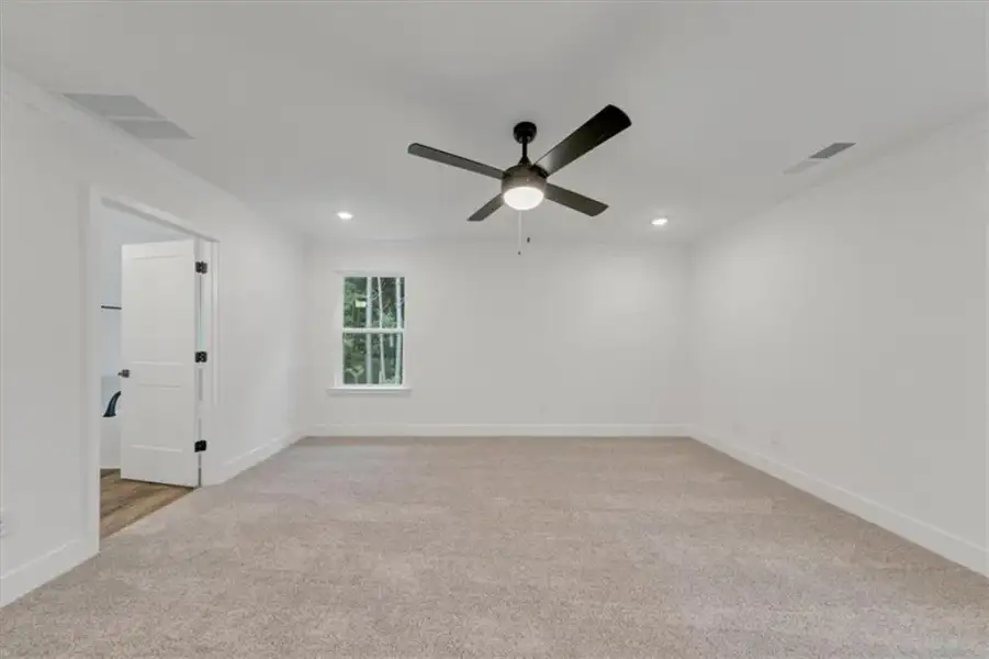 Spacious, unfurnished interior of a new home in Canterbury Villas, Carrollton (Image 21).