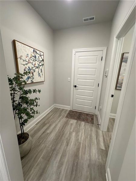 Spacious, unfurnished interior of a new home in Mirror Lake at South Harbour, Villa Rica (Image 18).