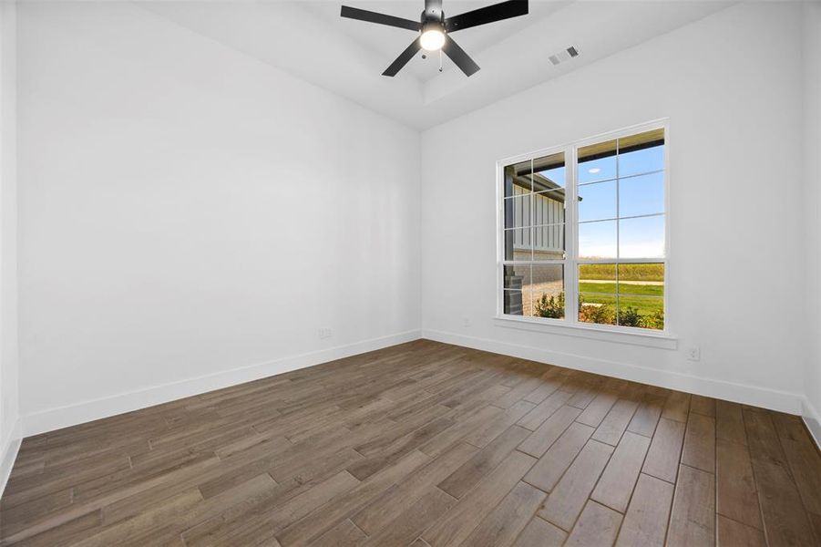 Spacious, unfurnished interior of a new home in , Waxahachie (Image 18).