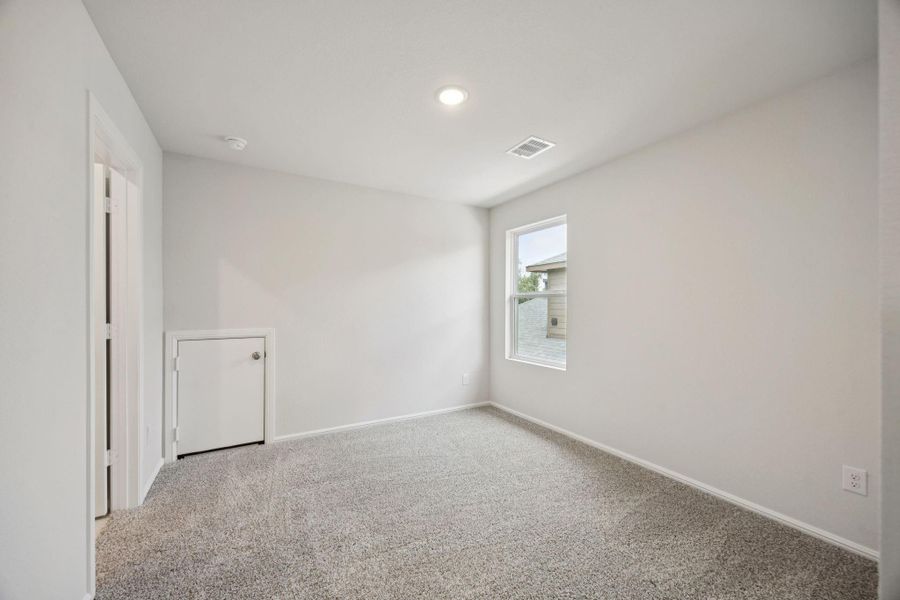 Spacious, unfurnished interior of a new home in Saint Tropez, Huffman (Image 15).