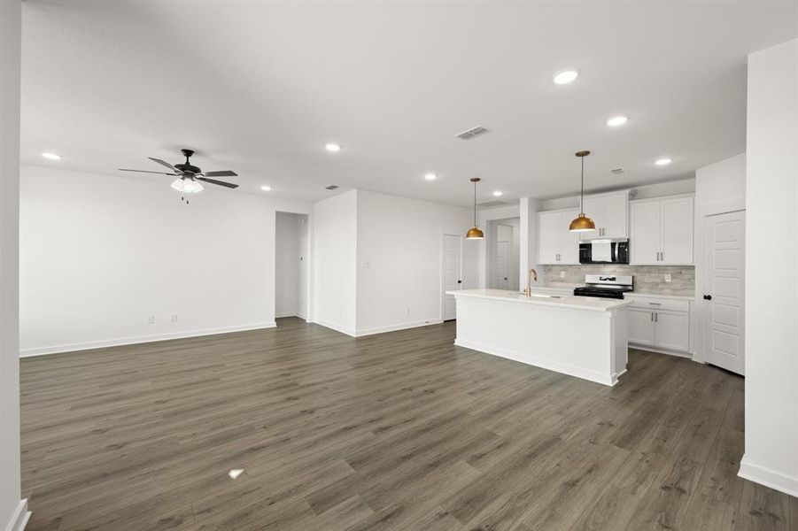 3309 Red Bud Flower- Dining-2