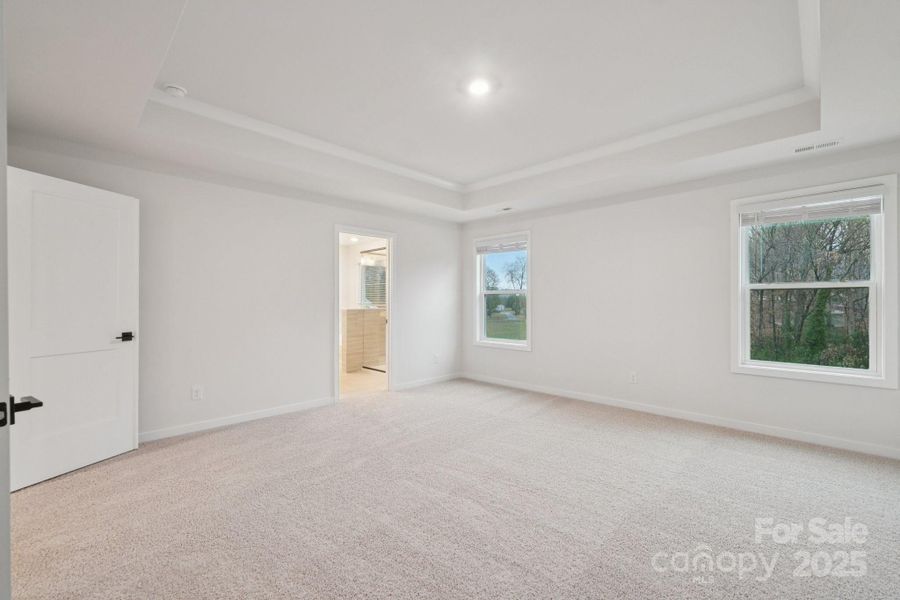 Spacious, unfurnished interior of a new home in Oak Grove Hill, Huntersville (Image 24).