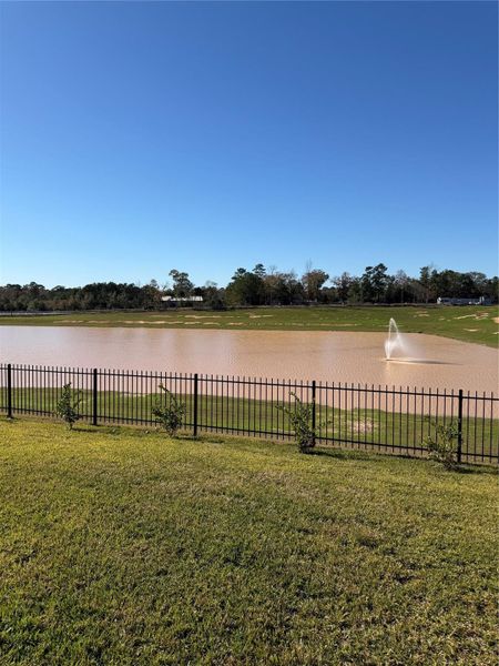 Community amenities in Sweetwater Ridge, Conroe (Image 8).