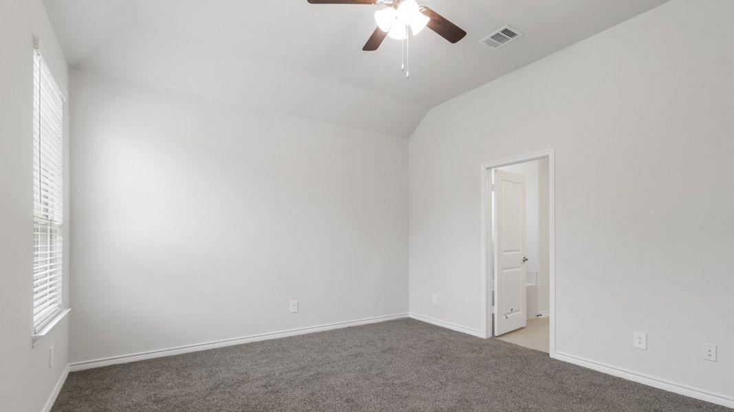 Spacious, unfurnished interior of a new home in Madera, Royse City (Image 15).