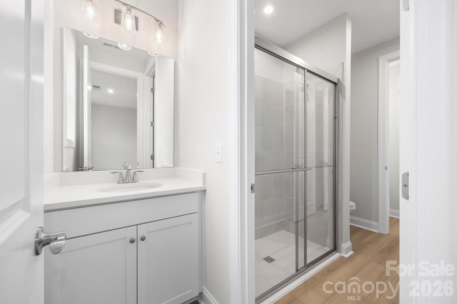 Furnished interior view inside a new home in Handsmill on Lake Wylie, York (Image 10).