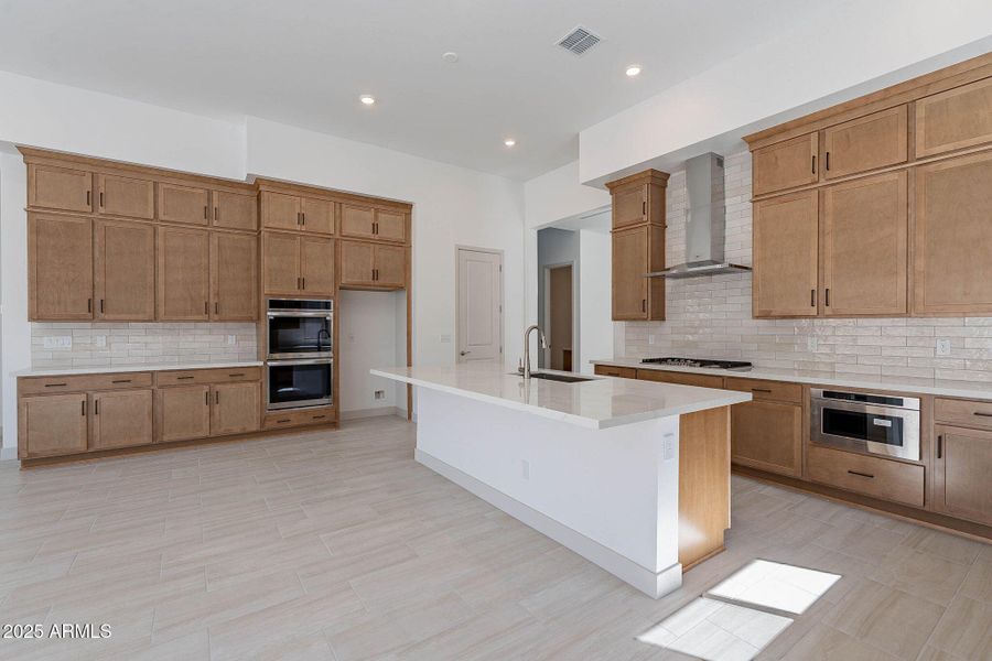 14-web-or-mls-Meadowbrook-14