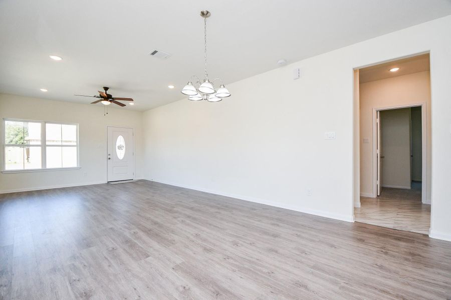 Spacious, unfurnished interior of a new home in , Houston (Image 19).