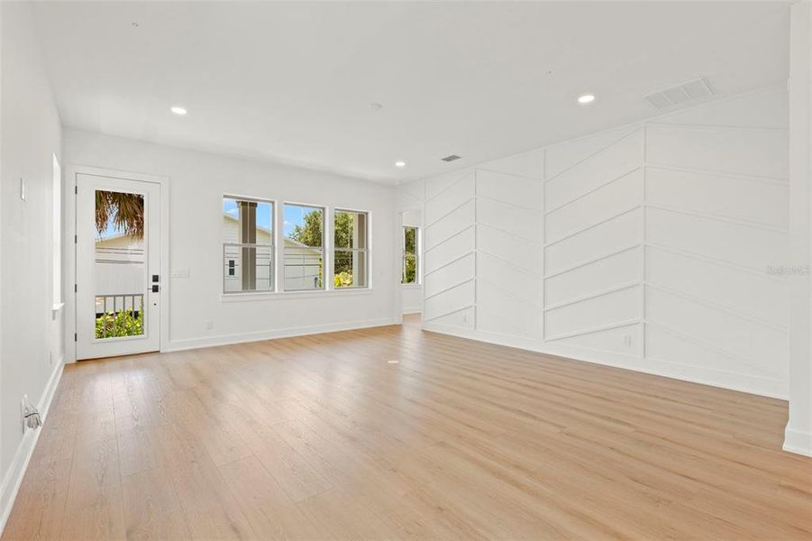 Spacious, unfurnished interior of a new home in , St. Petersburg (Image 26).