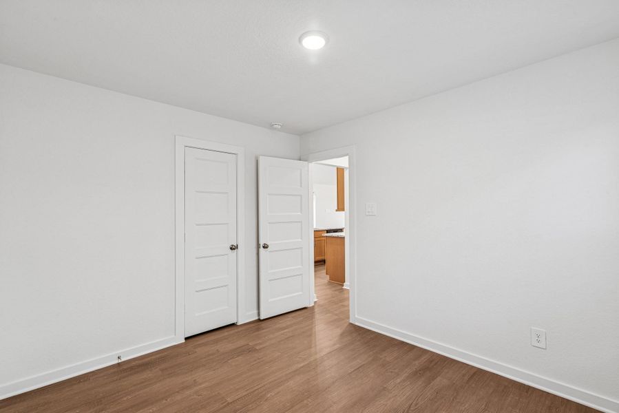 Spacious, unfurnished interior of a new home in Wildrye, Waller (Image 26).
